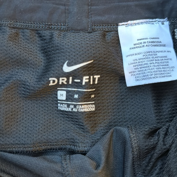 Men’s new Nike workout pants - Picture 3 of 3